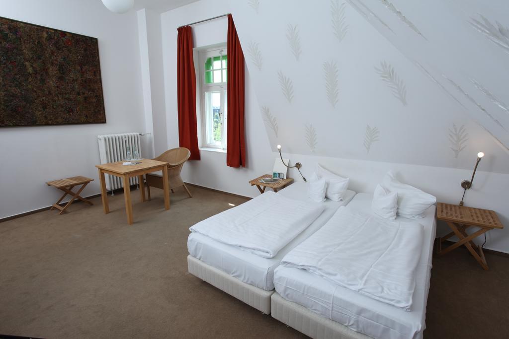 Hotel Artgenossen ลินด์ลาร์ ภายนอก รูปภาพ