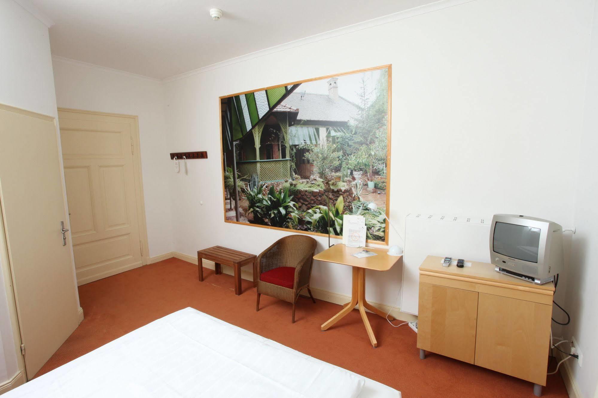 Hotel Artgenossen ลินด์ลาร์ ภายนอก รูปภาพ