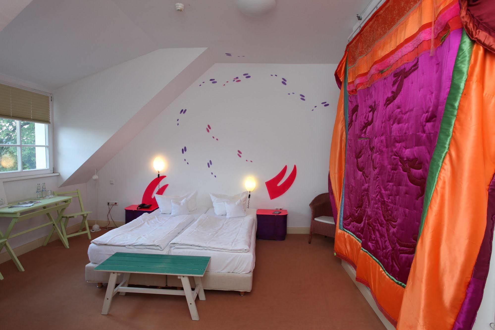 Hotel Artgenossen ลินด์ลาร์ ภายนอก รูปภาพ
